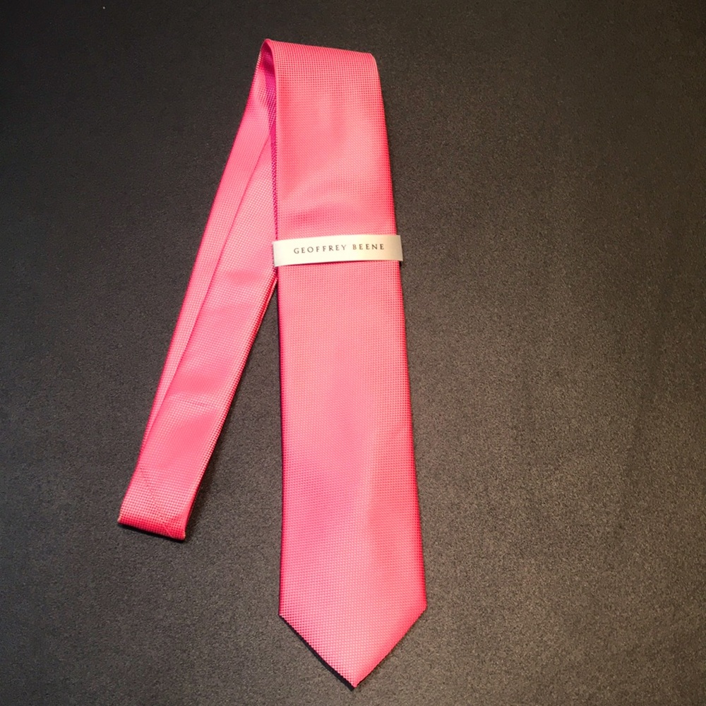 NWT Geoffrey Beene, Classic tie, gorgeous color, brand new, tags still on